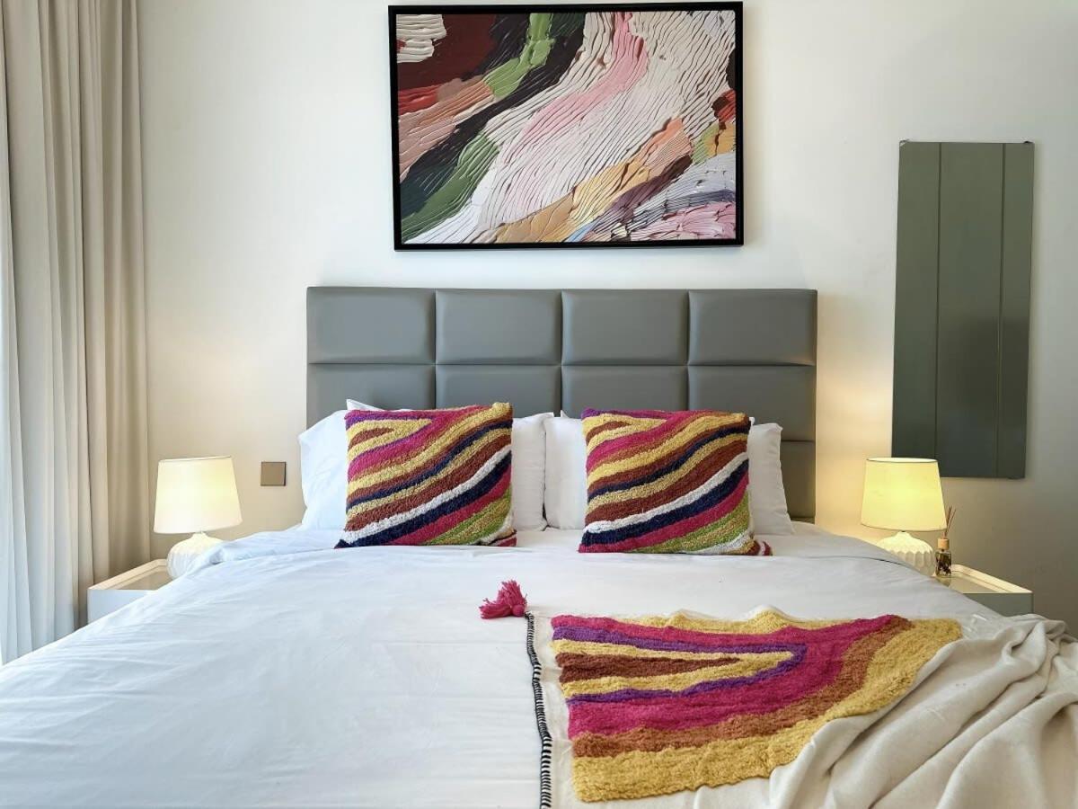 Vibrant 1br With Marina & Ocean View Apartment *