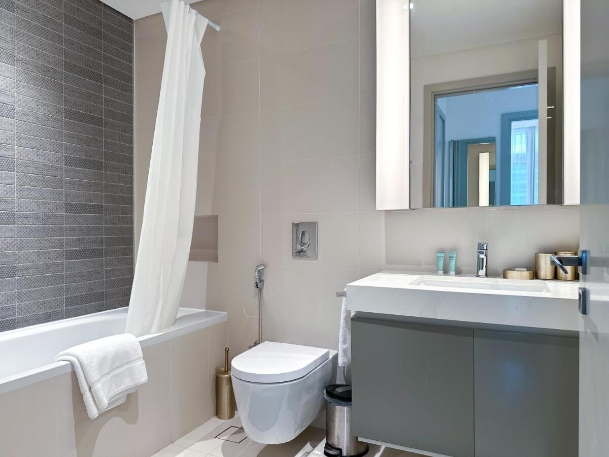Vibrant 1br With Marina & Ocean View *